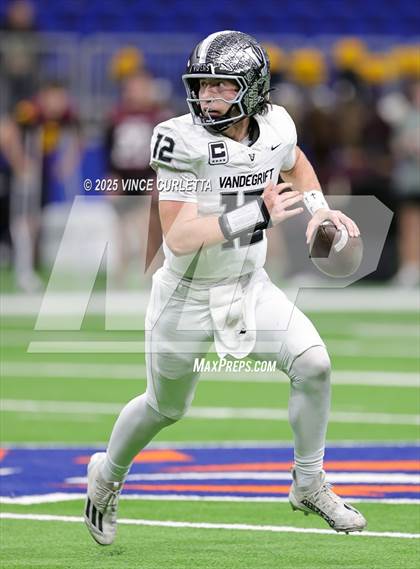 Thumbnail 2 in Dripping Springs vs. Vandegrift (UIL 6A D2 Football Quarterfinal) photogallery.