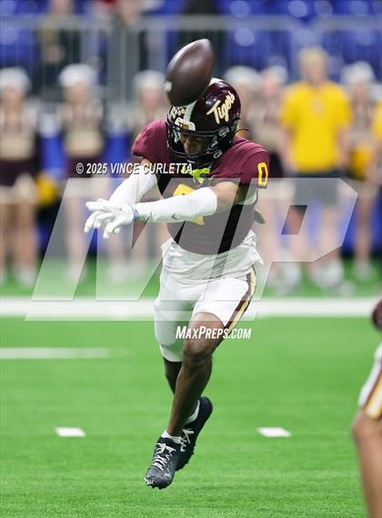 Thumbnail 3 in Dripping Springs vs. Vandegrift (UIL 6A D2 Football Quarterfinal) photogallery.