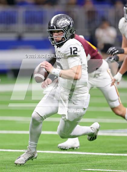 Thumbnail 1 in Dripping Springs vs. Vandegrift (UIL 6A D2 Football Quarterfinal) photogallery.