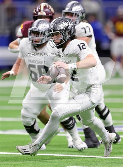 Thumbnail 3 in Dripping Springs vs. Vandegrift (UIL 6A D2 Football Quarterfinal) photogallery.