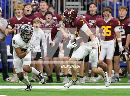 Thumbnail 1 in Dripping Springs vs. Vandegrift (UIL 6A D2 Football Quarterfinal) photogallery.