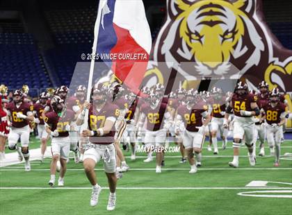 Thumbnail 2 in Dripping Springs vs. Vandegrift (UIL 6A D2 Football Quarterfinal) photogallery.