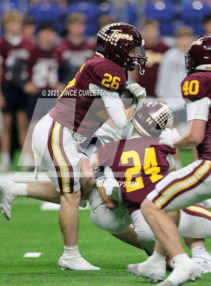Thumbnail 3 in Dripping Springs vs. Vandegrift (UIL 6A D2 Football Quarterfinal) photogallery.