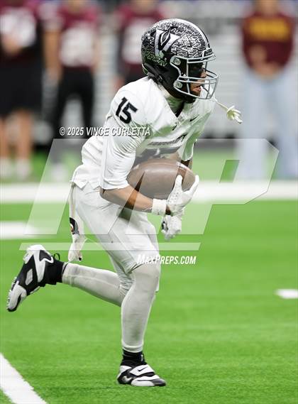 Thumbnail 1 in Dripping Springs vs. Vandegrift (UIL 6A D2 Football Quarterfinal) photogallery.