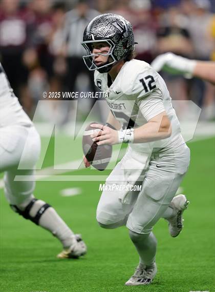 Thumbnail 2 in Dripping Springs vs. Vandegrift (UIL 6A D2 Football Quarterfinal) photogallery.