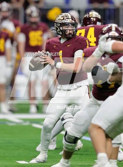 Thumbnail 2 in Dripping Springs vs. Vandegrift (UIL 6A D2 Football Quarterfinal) photogallery.