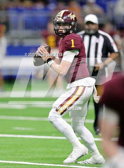 Thumbnail 3 in Dripping Springs vs. Vandegrift (UIL 6A D2 Football Quarterfinal) photogallery.