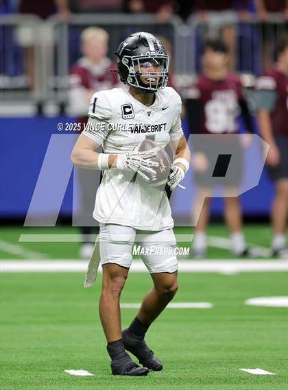 Thumbnail 1 in Dripping Springs vs. Vandegrift (UIL 6A D2 Football Quarterfinal) photogallery.