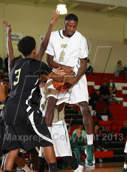 Thumbnail 2 in Narbonne vs. Long Beach Poly (Pacific Shores Tournament) photogallery.