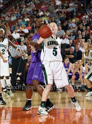 Thumbnail 3 in Kennedale vs. Canyon (UIL 3A Final) photogallery.