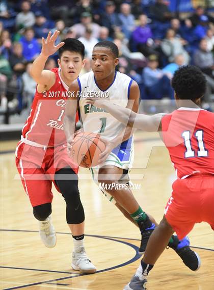 Thumbnail 3 in Wesley Christian vs. Chaminade-Julienne photogallery.