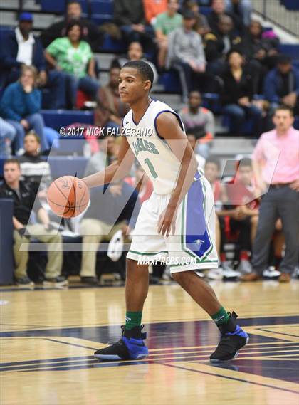 Thumbnail 3 in Wesley Christian vs. Chaminade-Julienne photogallery.