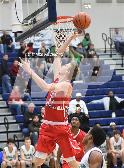 Thumbnail 3 in Wesley Christian vs. Chaminade-Julienne photogallery.