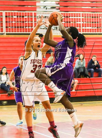 Thumbnail 2 in Foster vs Sammamish photogallery.
