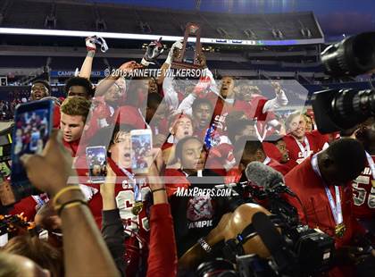 Thumbnail 2 in Cardinal Gibbons vs. North Marion (FHSAA 5A Championship) photogallery.
