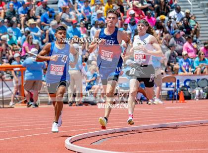 Thumbnail 3 in UIL 2A Boys Track & Field Finals photogallery.