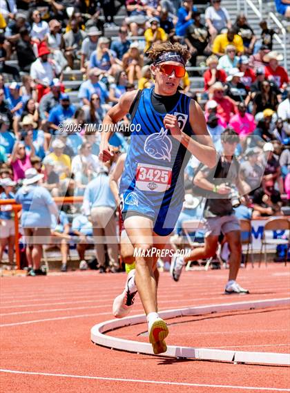 Thumbnail 3 in UIL 2A Boys Track & Field Finals photogallery.