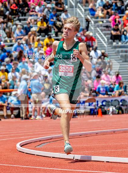 Thumbnail 1 in UIL 2A Boys Track & Field Finals photogallery.