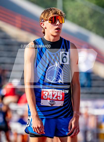 Thumbnail 3 in UIL 2A Boys Track & Field Finals photogallery.
