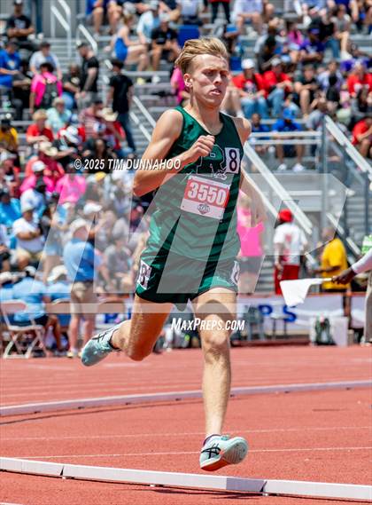 Thumbnail 2 in UIL 2A Boys Track & Field Finals photogallery.