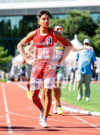 Thumbnail 3 in UIL 2A Boys Track & Field Finals photogallery.