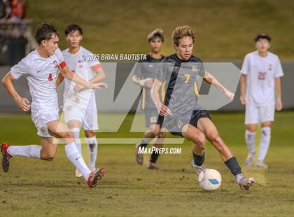 Thumbnail 3 in 'Iolani vs Mililani (HHSAA Division 1 Final) photogallery.