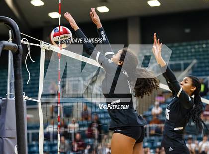 Thumbnail 3 in George Ranch vs. Cinco Ranch (UIL 6A Bi-District Playoff) photogallery.