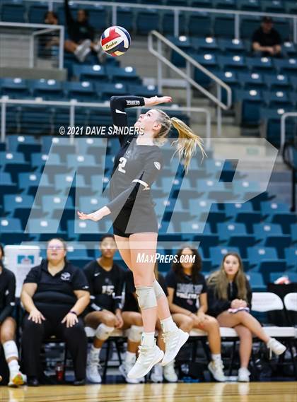 Thumbnail 2 in George Ranch vs. Cinco Ranch (UIL 6A Bi-District Playoff) photogallery.