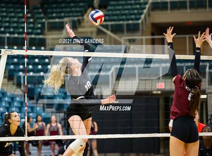 Thumbnail 3 in George Ranch vs. Cinco Ranch (UIL 6A Bi-District Playoff) photogallery.