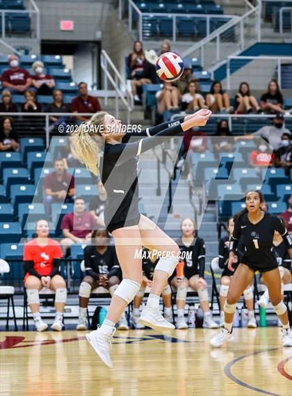Thumbnail 3 in George Ranch vs. Cinco Ranch (UIL 6A Bi-District Playoff) photogallery.
