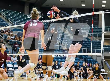 Thumbnail 2 in George Ranch vs. Cinco Ranch (UIL 6A Bi-District Playoff) photogallery.