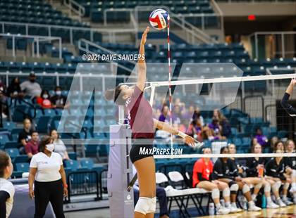 Thumbnail 2 in George Ranch vs. Cinco Ranch (UIL 6A Bi-District Playoff) photogallery.