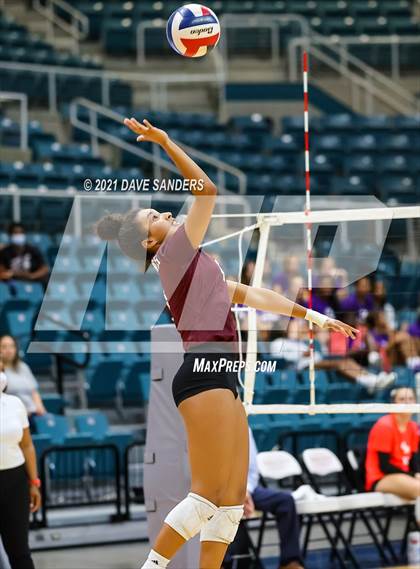 Thumbnail 1 in George Ranch vs. Cinco Ranch (UIL 6A Bi-District Playoff) photogallery.