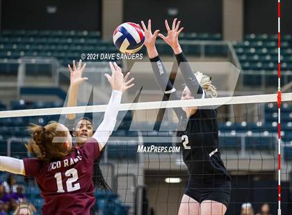 Thumbnail 2 in George Ranch vs. Cinco Ranch (UIL 6A Bi-District Playoff) photogallery.