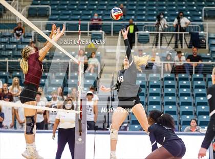 Thumbnail 3 in George Ranch vs. Cinco Ranch (UIL 6A Bi-District Playoff) photogallery.