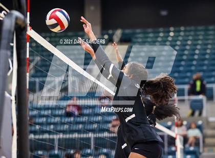 Thumbnail 1 in George Ranch vs. Cinco Ranch (UIL 6A Bi-District Playoff) photogallery.