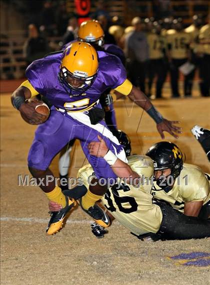 Thumbnail 3 in Smyrna vs. Mount Juliet (TSSAA 6A Playoffs) photogallery.