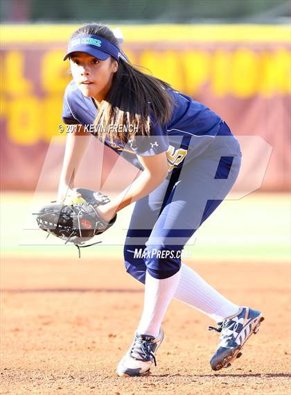 Thumbnail 2 in Empire vs. Yuma Catholic (AIA 3A Final) photogallery.