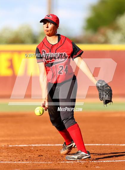 Thumbnail 3 in Empire vs. Yuma Catholic (AIA 3A Final) photogallery.