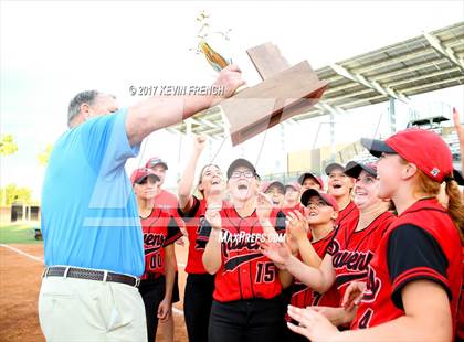 Thumbnail 3 in Empire vs. Yuma Catholic (AIA 3A Final) photogallery.