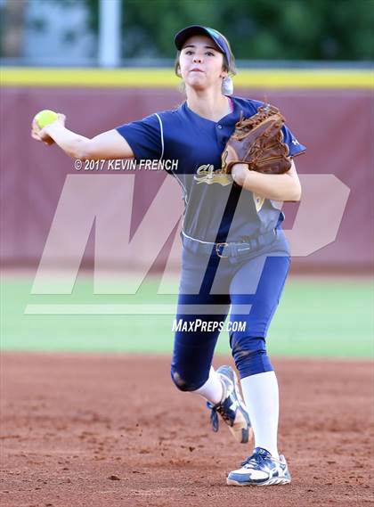 Thumbnail 2 in Empire vs. Yuma Catholic (AIA 3A Final) photogallery.