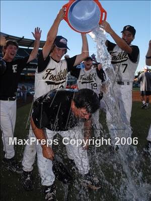 Thumbnail 1 in St. Francis vs. Foothill (D2 Section Final) photogallery.