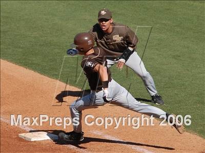 Thumbnail 1 in St. Francis vs. Foothill (D2 Section Final) photogallery.