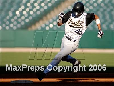 Thumbnail 3 in St. Francis vs. Foothill (D2 Section Final) photogallery.