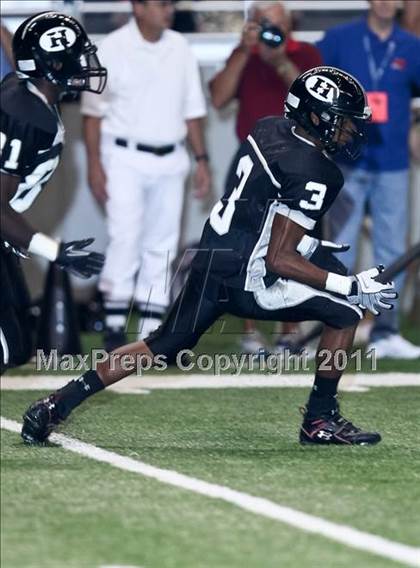 Thumbnail 1 in Hanks vs. Foster (Dave Campbell's Texas Football Classic) photogallery.