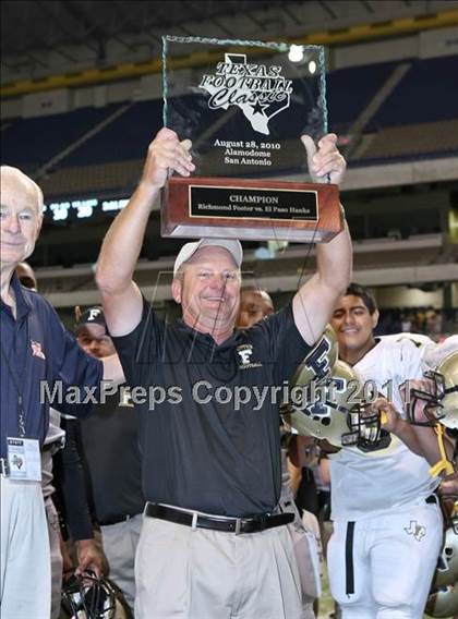 Thumbnail 1 in Hanks vs. Foster (Dave Campbell's Texas Football Classic) photogallery.