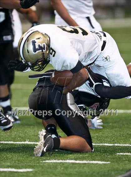 Thumbnail 1 in Hanks vs. Foster (Dave Campbell's Texas Football Classic) photogallery.