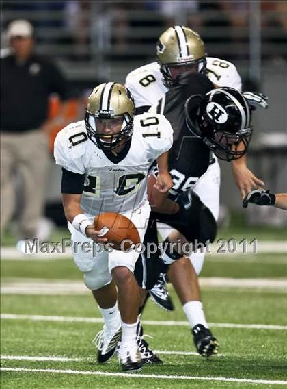 Thumbnail 1 in Hanks vs. Foster (Dave Campbell's Texas Football Classic) photogallery.