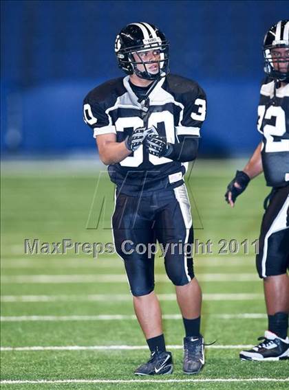 Thumbnail 3 in Hanks vs. Foster (Dave Campbell's Texas Football Classic) photogallery.