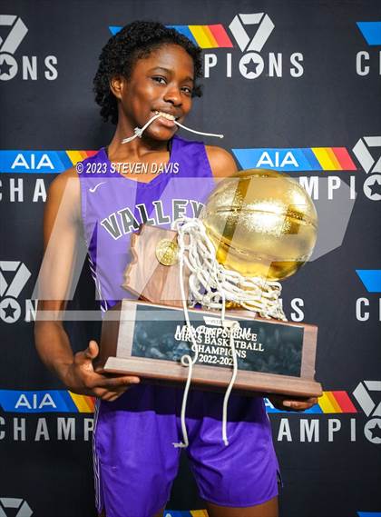 Thumbnail 1 in Valley Vista @ Dobson (AIA 6A Final Awards) photogallery.